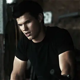 simple but effective edit 🤓☝🏻…expect more edits about him because my obsession is back  #jacobblack #twilight #jacobblackedits #edit #twilightedit 
