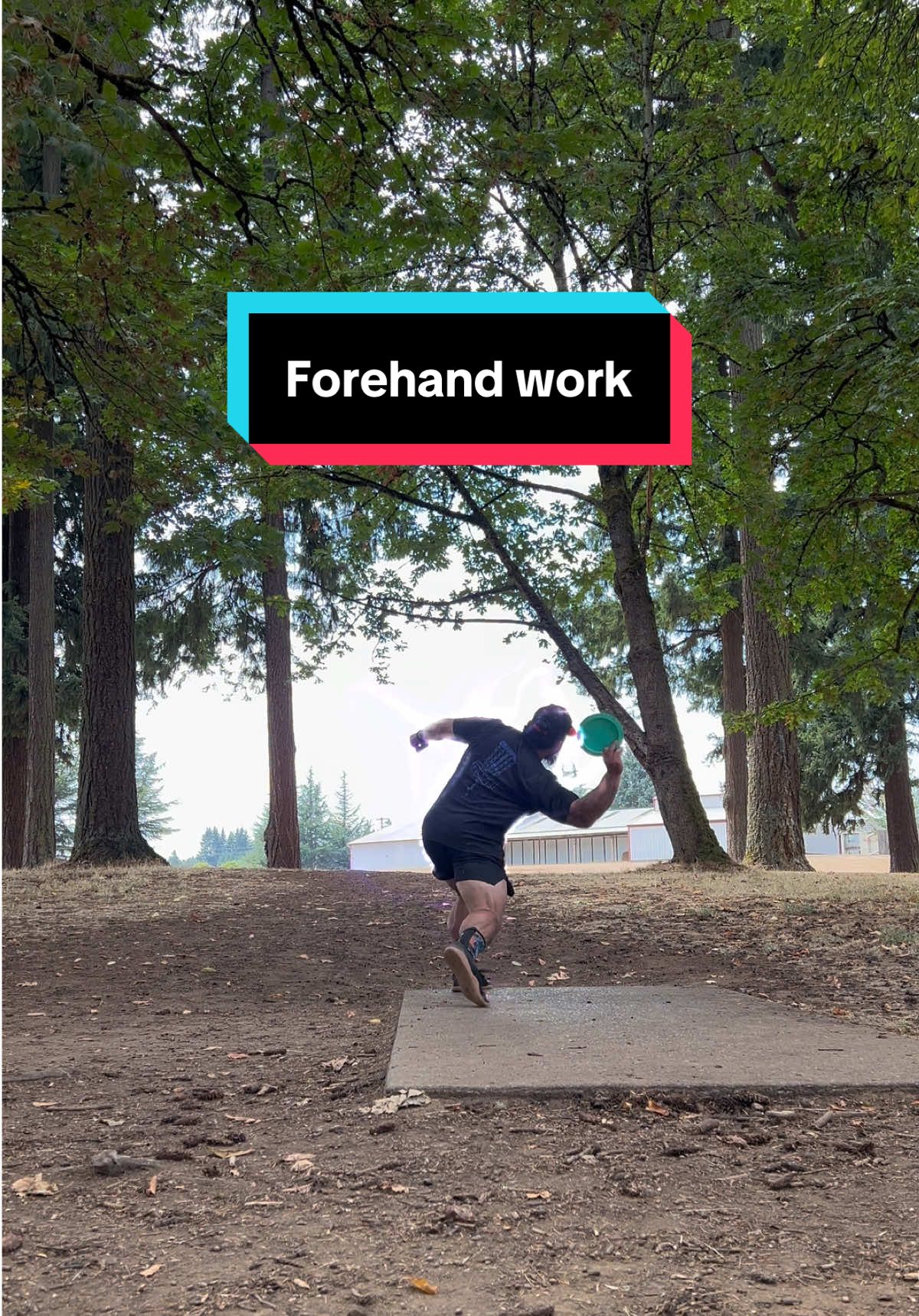 I’ve never been able to throw any good forehand shots. My mission is to try and forehand as much as I can and not worry about score. #discgolf #discgolflife #frisbeegolf #pnw #pnwlife 