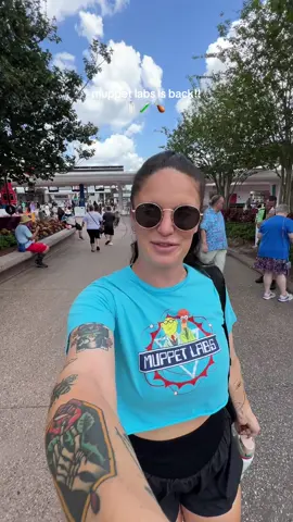 GUESS WHO’S BACK BACK AGAIN 🧪 🧪 🥼 #muppetvision #muppetlabs #muppetlabsdesk #epcot #foodandwinefest #foodandwinefestvlog #disneyvlog #disneyadult #distok