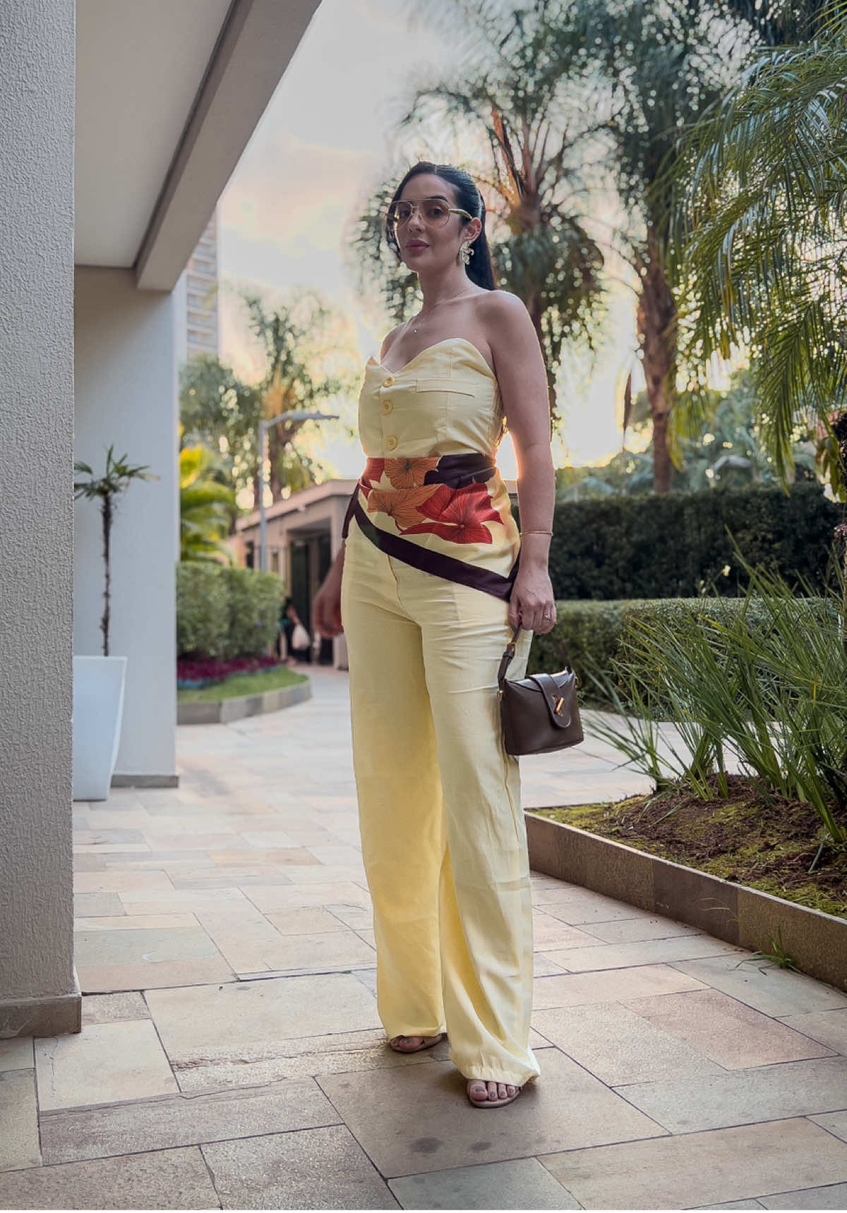 Por aqui o amarelo manteiga ganhou já meu coração! Tá aprovado? 🧈 🚨Pede os link no comentário 🔍 Encontrei no Mercado Livre: ✨Conjunto amarelo: STEMED-CD1W ✨Lenço: STEMED-7Z09 ✨Sandália: STEMED-PSUP @Mercado Livre Moda @Programa Afiliados e Criadores @Mercado Livre  #OMelhorDaBeleza #MercadoLivreModa #modafeminina #arrumesecomigo #amarelomanteiga 