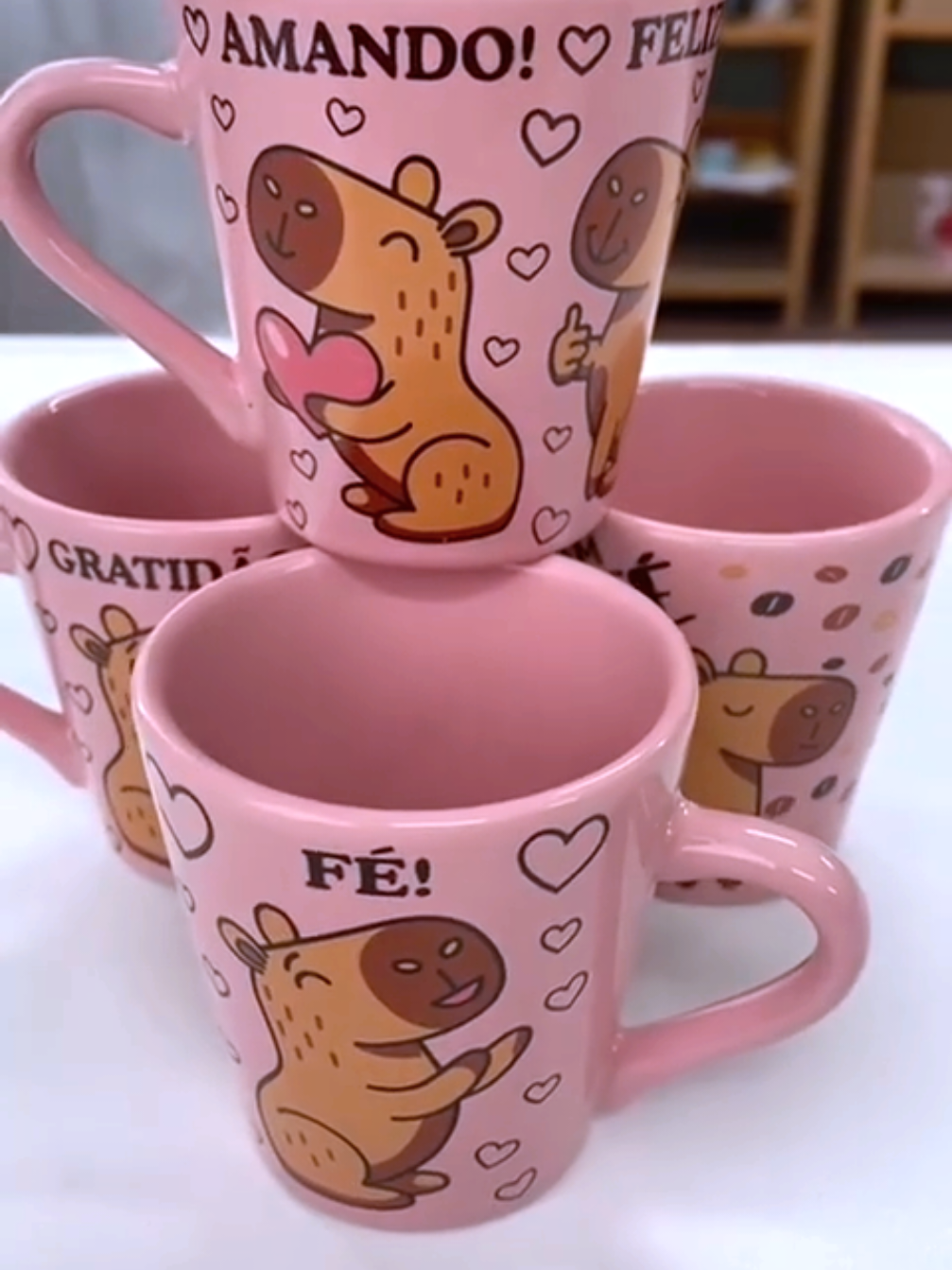 Caneca Capivara 120ml Rosa  Jogo com 4 #caneca #canecaspersonalizadas #canecafofa #canecacapivara #canecascriativas 