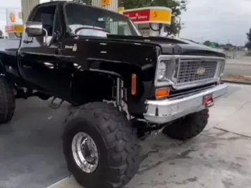 at the meeting spot  ##k10 #squarebodysyndicate  #chevymilitia #squarebody #boggers 