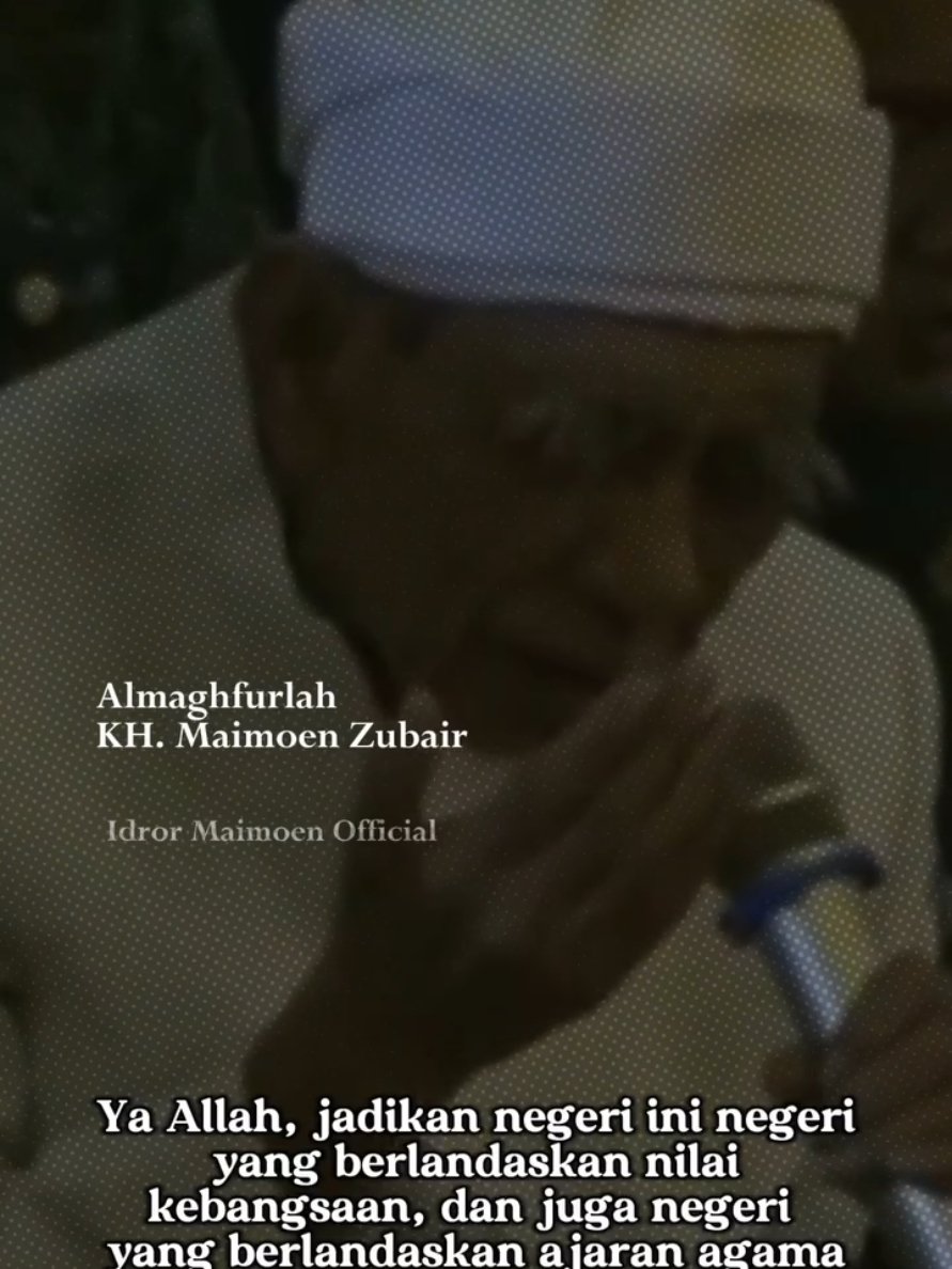 Dihari Jum'at yang penuh berkah ini. Mari aminkan doa guru kami, almaghfurllah Syaikhina Maimoen Zubair, semoga bangsa Indonesia yang kita cinta ini senantiasa damai, tentram dan sejahtera, aamiiiin.   #mbahmoen #jumatbarokah #doa #indonesia 