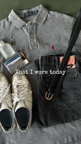 Who would’ve thought I’d turn into an outfit grid mf @Levi’s @Coach @Dolce & Gabbana @Ralph Lauren 