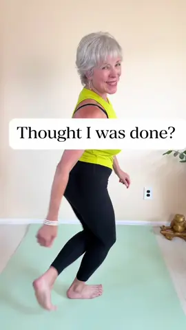 Do you want to keep your balance as you age? 👣  Here’s the truth: balance is something you lose if you don’t train it. The good news? You can build it back — one step at a time. That’s why I put together these balance moves.  Each has Level 1 for control and confidence and Level 2 if you’re ready to push further. ✨ What’s inside this flow: Move 1 Level 1: Side step with a knee lift Level 2: Skater lunge with a knee and arm drive Move 2 Level 1: Hamstring scoop Level 2: Hamstring scoop with a balance hold and arms overhead You don’t need perfection. You just need practice. 💛  Pick your level, train it often, and you’ll stay strong and steady for all the things you want to keep doing tomorrow. ➡️ Save this for your next balance break! #BalanceTraining #HealthyAgingFitness #StandingCoreWorkout #StrongAndSteady    #creatorsearchinsights 