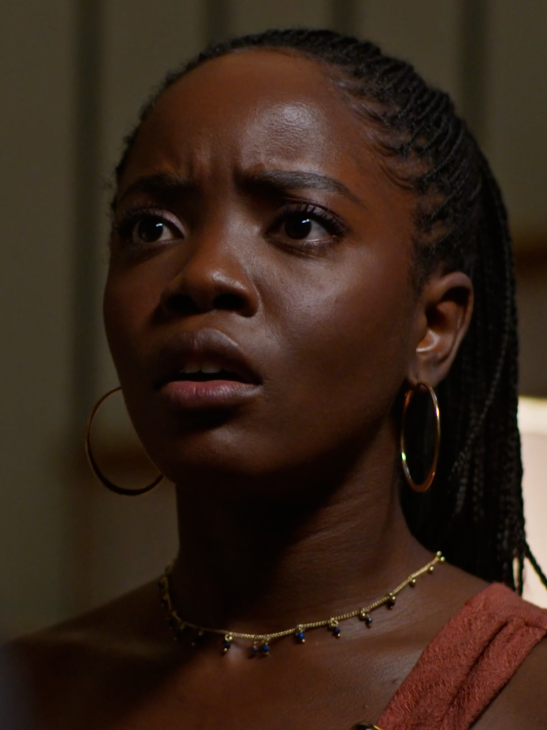 QUE ÓDIO! 😤 Jaques acusou Leo por ter roubado a carteira dele e ainda demitiu ela 😭 #DonaDeMim #Novelas #TVGlobo