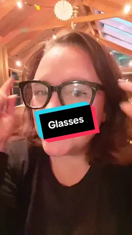 Honestly, I wouldn’t be able to use the prompter without these glasses! Which one is your favorite? #readeringglasses #stylishreaders 