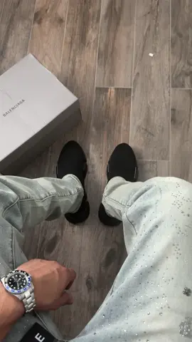 All Black Balenciaga 2.0 Speed Runners #balenciaga #designer #backtoschool #luxuryshoes #xyzbca   