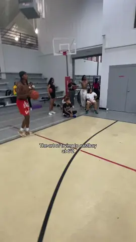 Basically went in bro 😭#fyp #hoopers #viral #dunk 