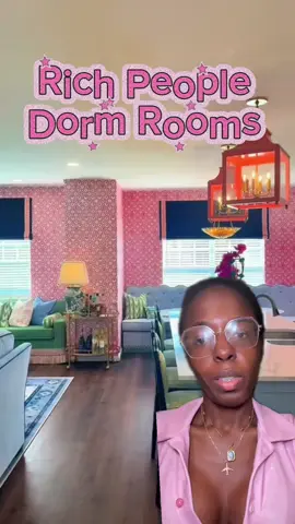 Gather around folks we have a dorm room breakdown :) #rushtok #pricebreakdown #dormtour #dormroom #college 