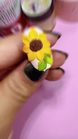 Girasol con acrílicos wapizima 🌻#tendenciadeuñas #colaboradorwapizima @Wapizima @Carolina Tavera #gelish #uñas #gelish 