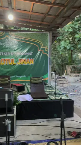 #CapCut awan dangdutanggg bengi hadrohannn..gek inpo jatilan boskuhh #fyp #xyzbca #crew_aryaudio #operatorsoundsystem 