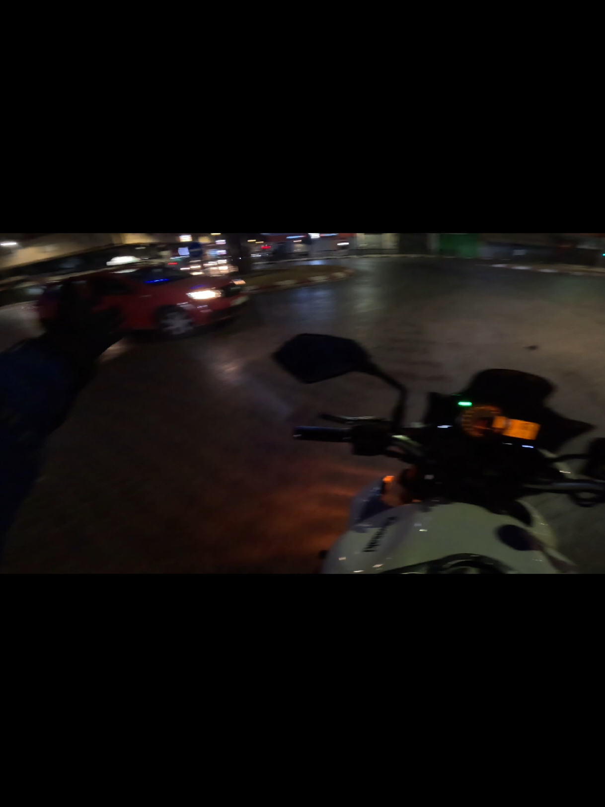 W9AF a taxi 😡🤬 #bike #khouribga #kawasakiz1000 #morocco #fyppppppppppppppppppppppp 