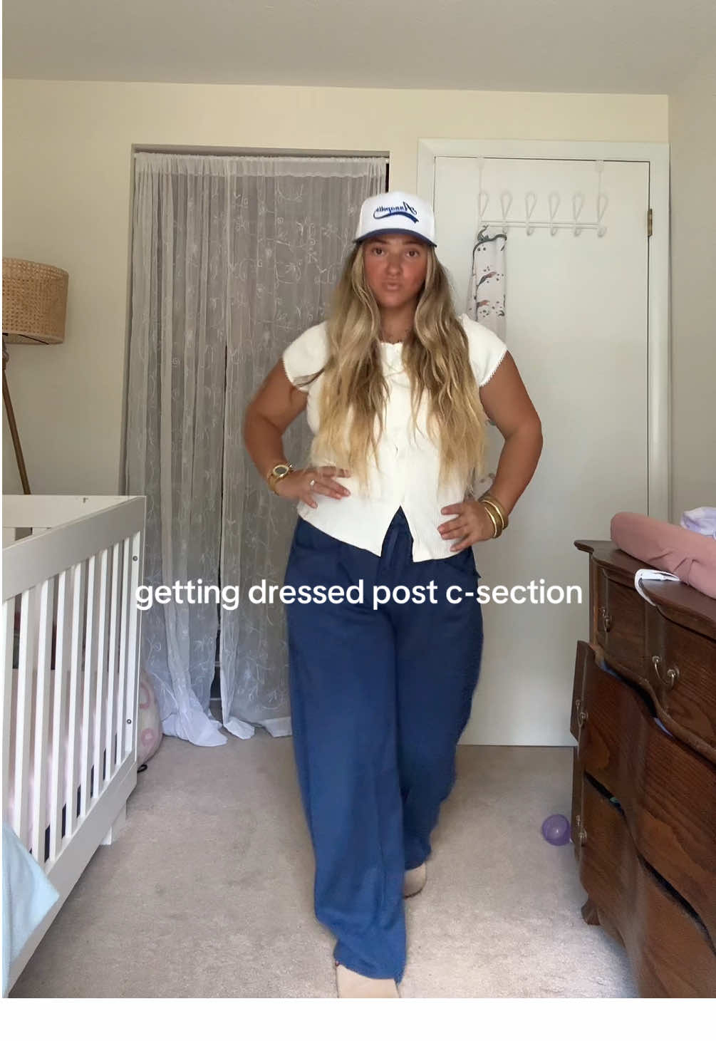 5 weeks👏🏼🙌🏻 I’m obsessed with this outfit tbh 🔗 in my SF ❤️ (except the hat) #postpartum #csection #csectionrecovery #postpartumoutfits 