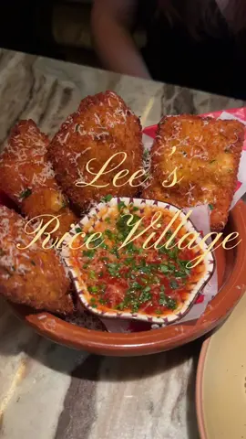This is my new go to cocktail bar🥂 Lee’s located in Rice Village, Houston, TX. The drinks and small bites were sooo good. Highly recommend!!  #foryoupage #houstonfood #happyhour #cocktailbar #houstontexas 