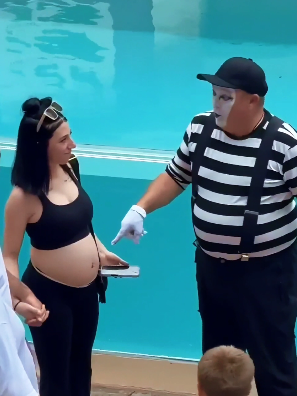 Tom got distracted #bestoftom #mime #tomthemime #seaworldmime #totanthemime 