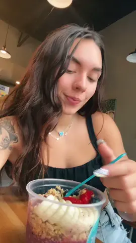 Birthday Açaí Bowl 🍲🎂Omg this gave me brain freeze 🤣 #cakes #abbyberner 