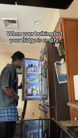 I share a fridge with 5 people and it might be the hardest part of being healthy #malikthecreatorr #gym #bulking #relatable 