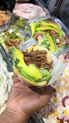 La mejor arepa de gobernador a esquina el muerto  #ibai #arepa #arepascaracas #lugarparacomer