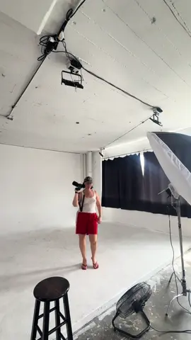 on set vibes 📸💋 #pinterest #moodboard #creativedirector #onset #laphotographer 