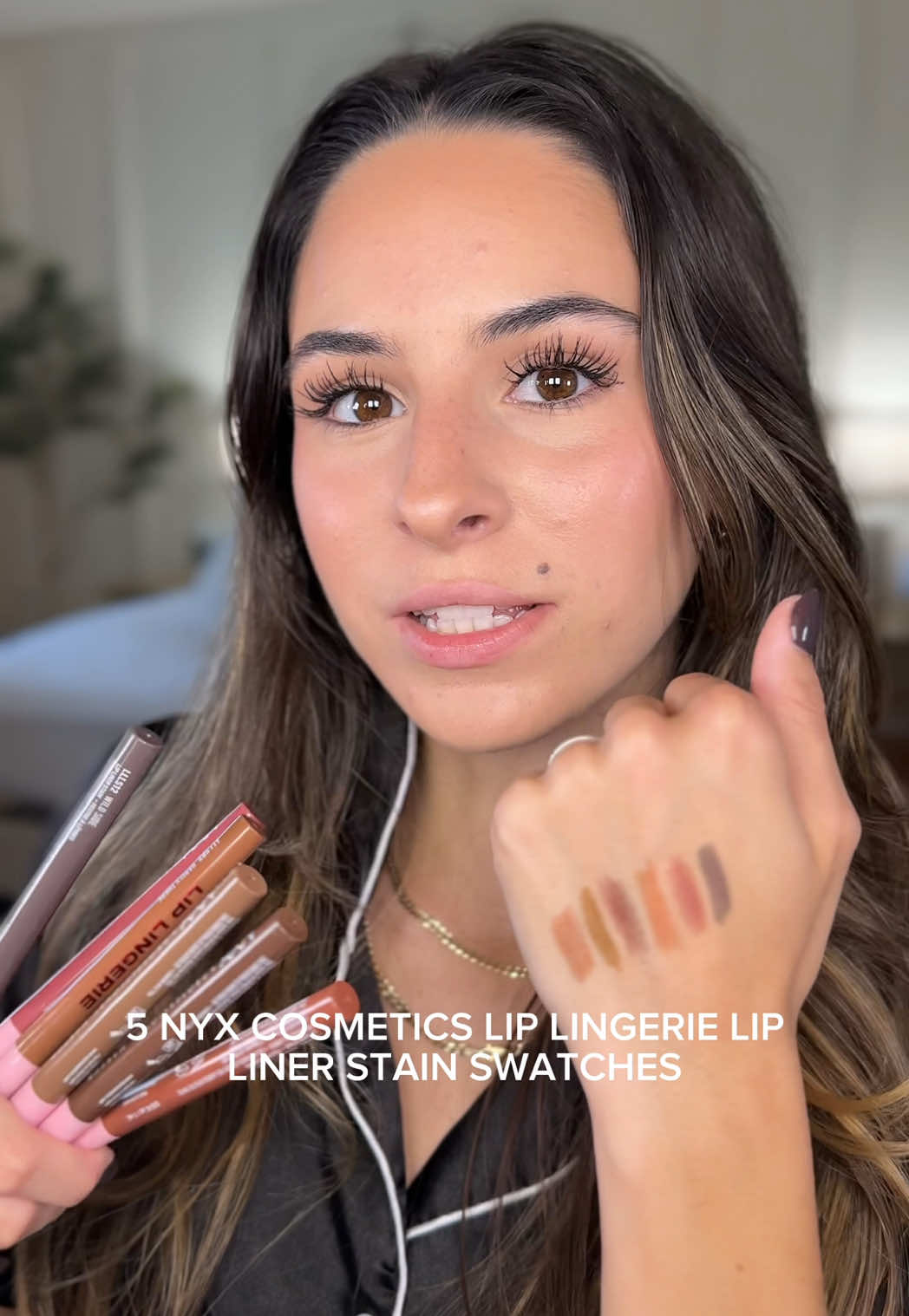 literally how are these only $12?!?? 😫👄🤭 you can only grab these here & they’re selling FAST✨ @NYX Professional Makeup #nyxcosmetics #nyxcosmeticsliplingerielinerstain #liplinerstain #nyxlipstain #tiktokshoplabordaysale 