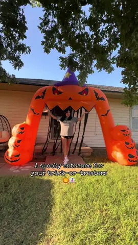 It’s 11 ft tall and I’m 5’6” It does light up at night 🎃👻 #halloween #halloweendecor #tiktokshop 