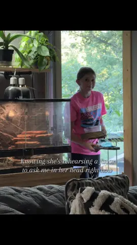 Dishes done, cleaning out the dragons tank, doing her own laundry. She definitely wants something… #parentinghumor #housechores #RaisingTeenagers #Fyp 