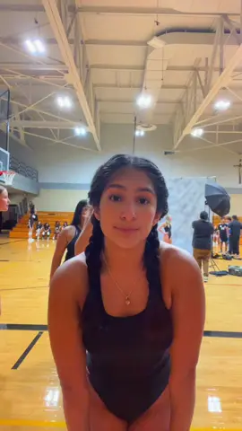 #swimteam @luv.mmaya @𝐿𝑒𝑖𝑙𝑎𝑛𝑖𝑒 𝑁𝑎𝑣𝑎𝑠 #fyp making TikTok’s w my team