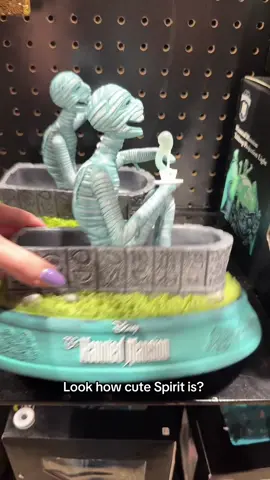 There are so many cute things 😍🖤👻 @Spirit Halloween #spirit #spirithalloween #hauntedmansion #halloween #halloweendecor 