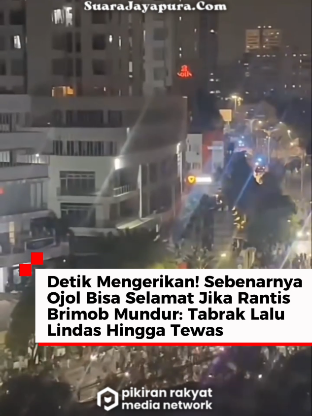 Seorang pengemudi ojek online (ojol) bernama Affan Kurniawan, warga Jatipulo, Kecamatan Palmerah, Jakarta Barat, tewas setelah terlindas kendaraan taktis (rantis) Brimob Polri usai aksi demo di Jakarta, Kamis (28/8/2025) malam. Dalam video amatir yang beredar di media sosial, rantis Brimob terlihat menabrak korban, sempat berhenti beberapa detik, lalu kembali melaju hingga melindas tubuh Affan. Bukannya berhenti, kendaraan tersebut justru terus melaju meninggalkan lokasi. Aksi itu memicu kemarahan massa. Warga yang berada di sekitar kejadian terlihat memukul kendaraan Brimob tersebut, bahkan sebagian mencoba mengejarnya. Korban sempat dilarikan ke Rumah Sakit Cipto Mangunkusumo (RSCM), namun nyawanya tidak tertolong. Pihak kepolisian dari Brimob Kwitang memastikan akan bertanggung jawab penuh atas insiden yang menewaskan seorang pengemudi ojek online.  Seorang anggota Brimob menyampaikan permohonan maaf dan berjanji akan bertanggung jawab serta memproses secara hukum pengemudi rantis yang menabrak korban. Pernyataan ini disampaikan di tengah kerumunan massa pengemudi ojek online yang memadati Markas Brimob Polda Metro Jaya.*** #ojol #rantisbrimob #poldametrojaya #affan @pikiranrakyat 
