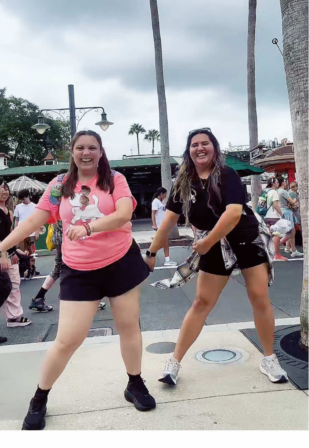 I love Disney days with my friends. 🥰 #disney #disneyworld #friendship #friends #goodvibes 
