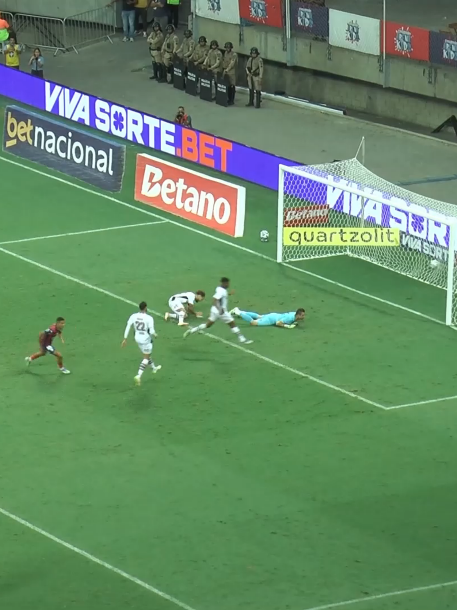 BAHIA VENCE E ABRE VANTAGEM CONTRA O FLUMINENSE! - Melhores Momentos - Bahia 1x0 Fluminense - Copa Betano do Brasil #CopaBetanoDoBrasil #FutebolBrasileiro #fluminense #bahia #lucianojuba #jeanlucas #Futebolbrasileiro