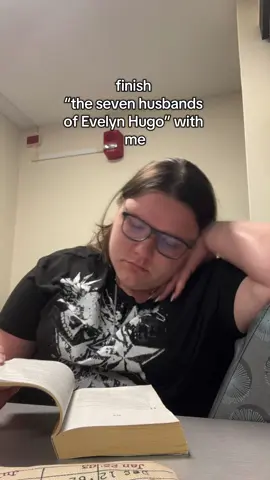 in shambles #BookTok #books #thesevenhusbandsofevelynhugo 