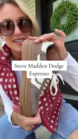 If fall had a shoe 🍂👟 These Steve Maddens are the vibe. Perfect for pumpkin runs, coffee dates, and pretending it’s sweater weather 😌  #sneakers  #flatshoes #stevemaddenshoes #tiktokshopcreatorpicks  #tiktokshoplabordaysale @stevemadden 