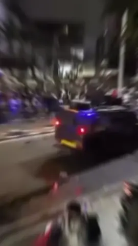 di gaji rakyat, SIM suruh bikin, dianya gak perlu punya SIM karna ada kartu anggota,rakyat di tilang dijalan dengan mencari kesalahan rakyat. ya rabb inikah negerimu Indonesia? #ojol #polisi #tabraklari #meninggaldunia😭 #negerikonoha #indonesia🇮🇩 