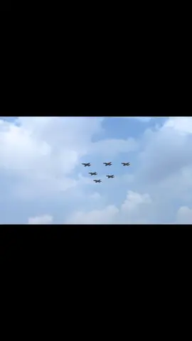 Biên đội 6 chiếc yak 130