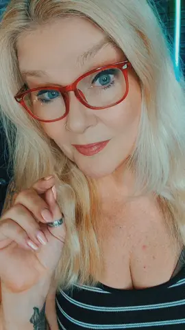 See ya LIVE! IN 3,2,1... #LIVE #comesayhi #NorwegianVikingMama 