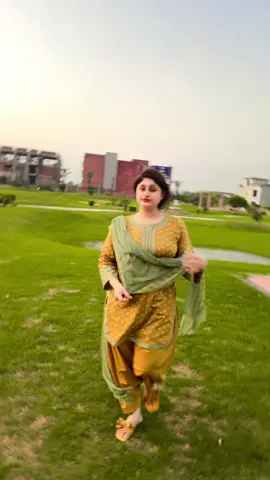 M tery bary sb jandi 🙄❤️‍🔥🔥#forupage #100k #viralvideos #trendiing #mishamehar804 @Mehar Misha804 