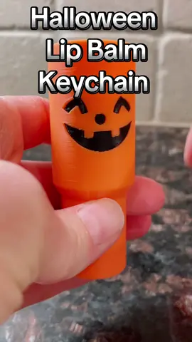 How cute is this Halloween Keychain 😍 #keychain #halloween  #halloweentok #halloweenlover #halloweenishere 