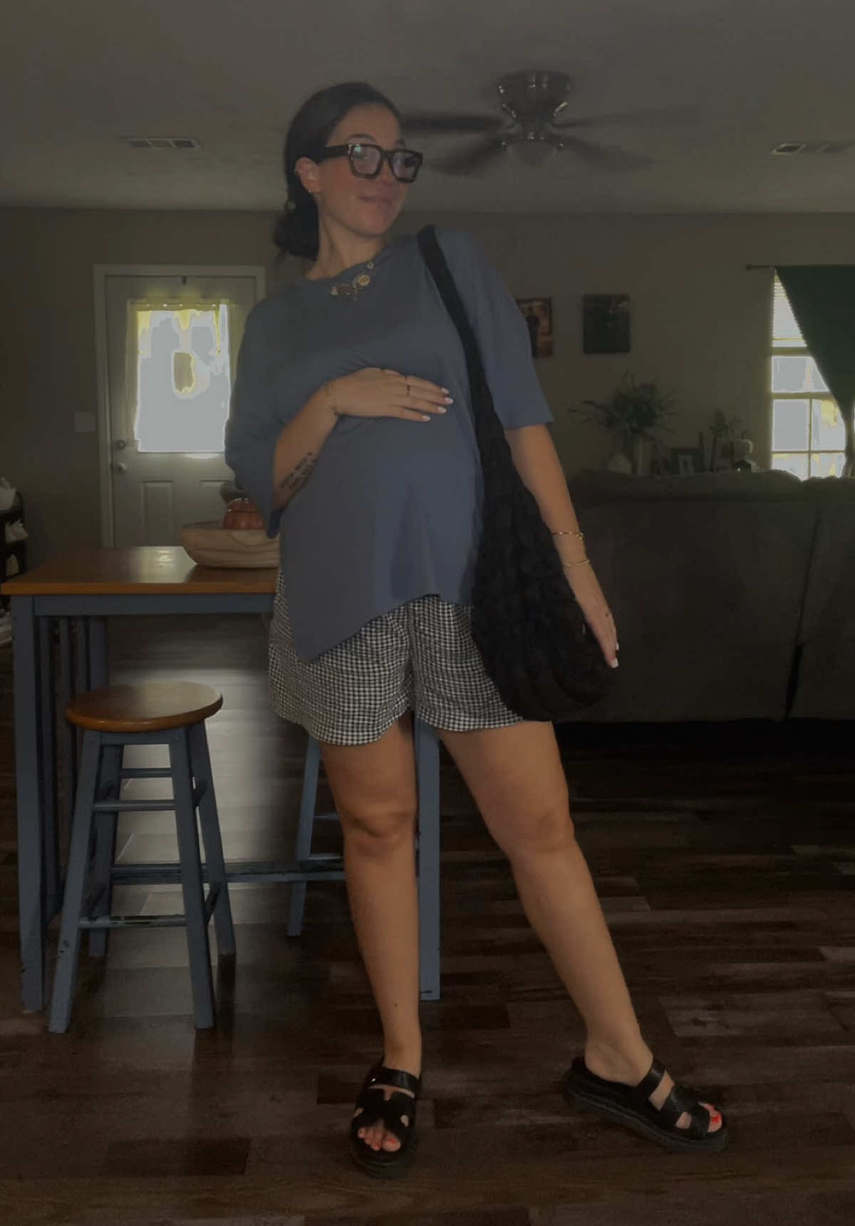 putting together outfits that fit me is getting reallll hard to do 😃🙃 #dressthebump #pregnant #momtok #OOTD #fashiontiktok 