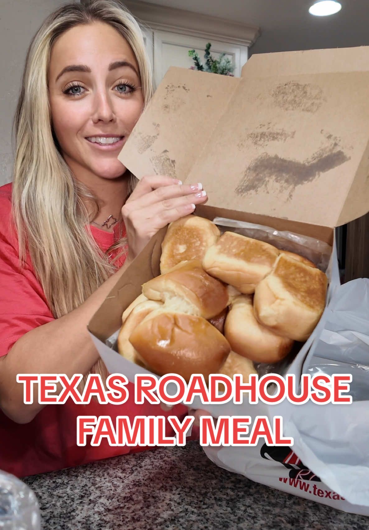 It’s been an insane week and I heard about the family meals at Texas Roadhouse - so decided to try them out tonight for dinner and I was impressed!😳👏🏻 I felt like we got a lot of food for our money, and I would definitely order again!🍽️ From one busy gal to another, this is a great pickup option if you don’t feel like cooking 🫣 #texasroadhouse #familymeals #takeout #grabandgo #healthy 