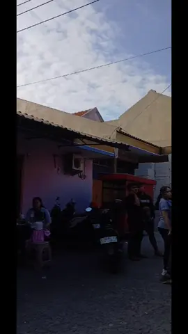 cari di google maps  soto madura cak mat kebonsari surabaya heee jngn lupa mampir,buka dari jam 06 pagi-02 siang/-habis #saladbuahsnackmuza #sotomaduracakmat #10000an 