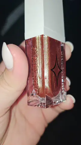 I had been wanting this lip gloss in shade blushing lizard from half magic for a while and finally caught it on sale at ulta!🥰🤭✨️ btw besties 21 days of beauty is happening 💓 ✨️💕@Half Magic by Donni Davy #halfmagic #beauty #lippies #fyp #fyppppppppppppppppppppppp @Ulta Beauty 
