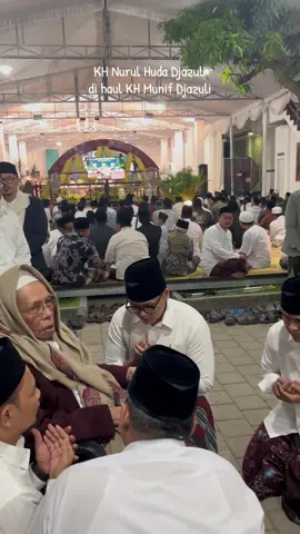 Mugi Mbah Yai tansah pinaringan kesehatan, kawilujengan 🤲🏻 #fyp #ploso #queenalfalah #khnurulhudadjazuli #alfalah 