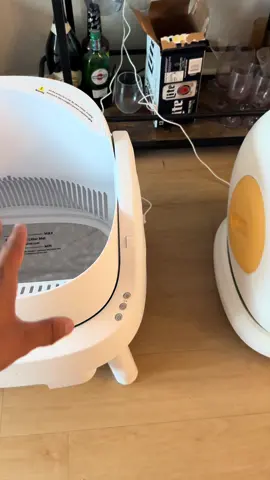 We will be returning our pet pivot and keeping the meowant. It’s so worth the extra money. #meowant #automaticlitterbox #petpivot #litterboxhacks #catsoftiktok 