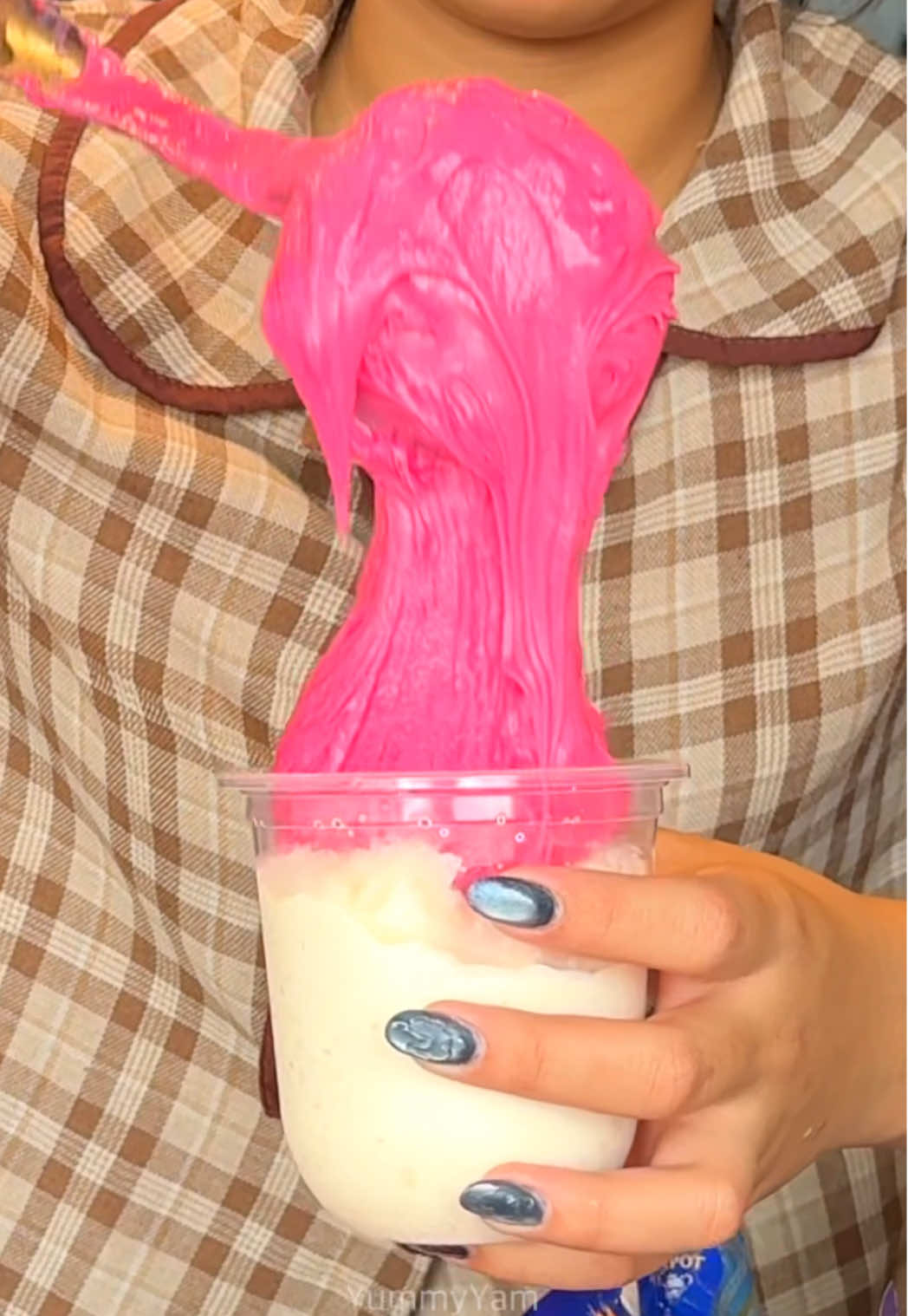 독특한 스틱키 밀크쉐이크 / Unique Sticky Milkshake - Thailand street food 🚠Location Bangkok 🚩Google Map https://maps.app.goo.gl/VtzQ3XtxEFVXS2xW6?g_st=ipc
