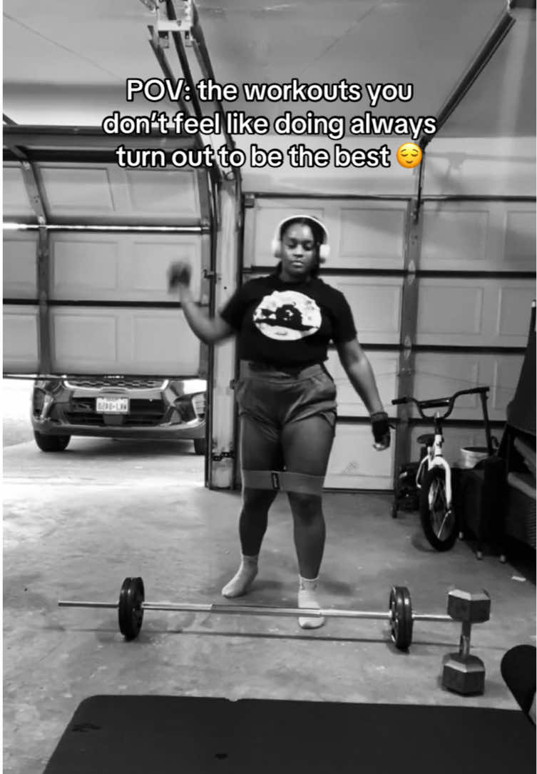show up & show out even when you don’t feel like it 💪🏾 #workout #workoutmotivation #consistencyiskey #fyp #viralvideo 