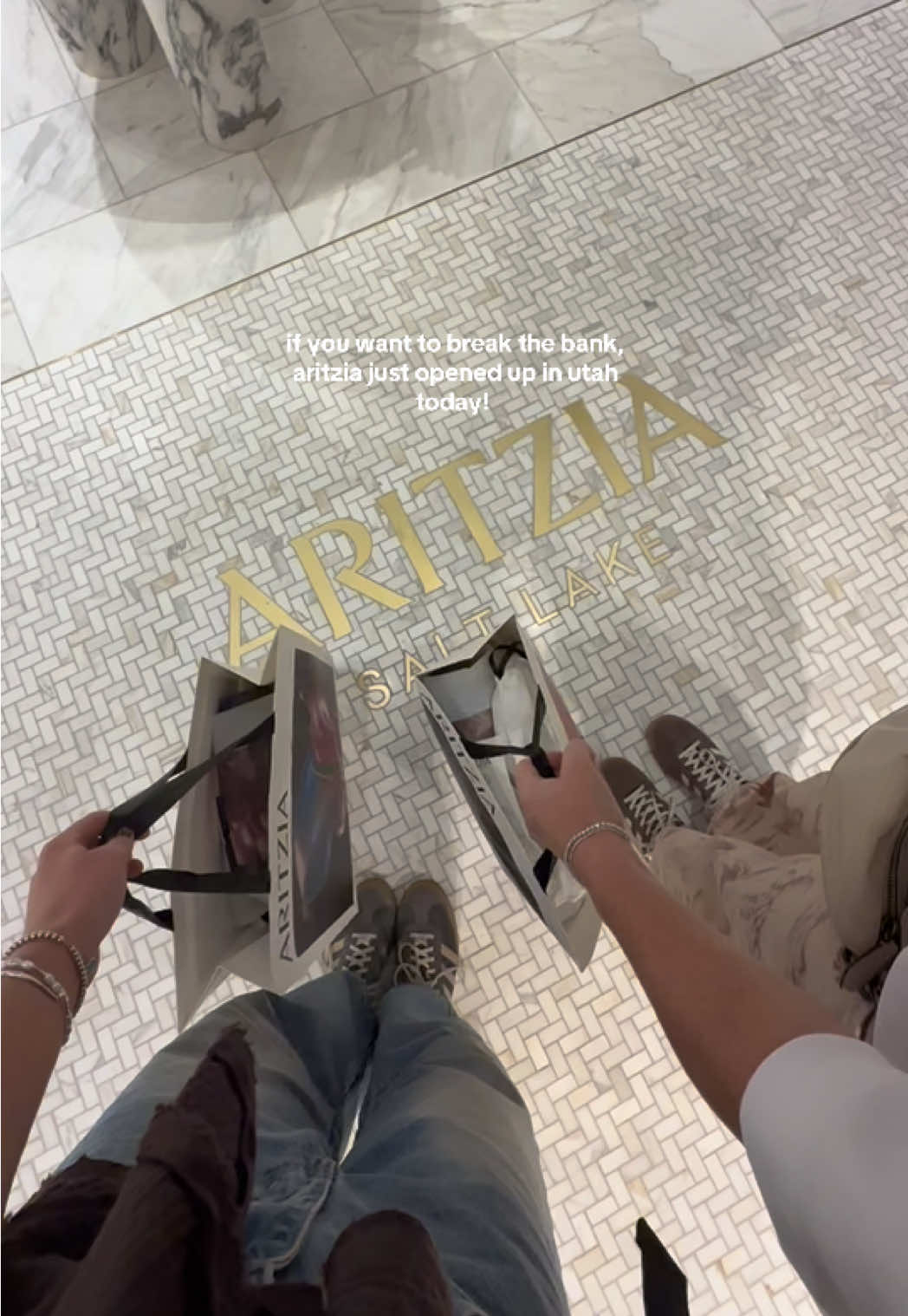 sorry babe!!! 🫠  #aritzia #girlythings #forthegirls   #shoppinghaul 
