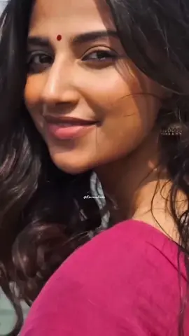 ඔයාට මන් බලාපොරොත්තුවක් දුන්නද ?  නෑ ..... ඔයත් එක්ක කතා කරනකොට මට ඉබේම බලාපොරොත්තු ඇති වුණා..මම හිතන්නේ ඒක සාමාන්‍ය දෙයක්...ඕනිම කෙනෙක්ට ගොඩනැගෙන සම්බන්ධතාවයකදී..  ඒත් ඒවා හරි සුන්දර බලාපොරොත්තු... ඉෂ්ට උනන් නැතත් මන් ඒවට හරි ආදරෙයි...  මම හරි ආදරෙන්  බලාපොරොත්තු ගොඩ නගන්නෙත්..ඒ බලාපොරොත්තු විදින්නෙත්...යම් එහෙකින් ඒ බලාපොරොත්තු ඉටු නොවුනොත් ඒක විද දරාගන්නෙත්..  මොකද බලාපොරොත්තු තමයි අපිව ජීවත් කරවන්නේ...අරමුණු ඇති කරන්නේ...සතුට ඇති කරන්නෙත්.... ඉතින් ඒවාට පණක් තියෙනවා.. මම කැමති ඒවට පණ දෙන්න ආදරයෙන් සහ  අවබෝධයෙන්. දවසක ඉටු නොවන බලාපොරොත්තුවක් උනත් කමක් නෑ මට ඔයා..ඒත් ඔයා දුන්න ප්‍රාණයට මං හරි ආදරෙයි... ඉදිරියටත් ඒ වගේම ආදරය කරයි.. ❤️    🫂🖇️🤍💜🫶✨💫 . . . . . . . . . . #hearttouchingsong #treanding #kevinnalinda #aduregili #foryourstatus 