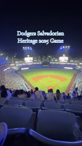 My sons first game & ofc it was a family night spending it at the dodgers game!💙💙💙✨⚾️🏟️🧢 #salvador #losangelesdodgers #dodgersbaseball #dodgers #youngmom 